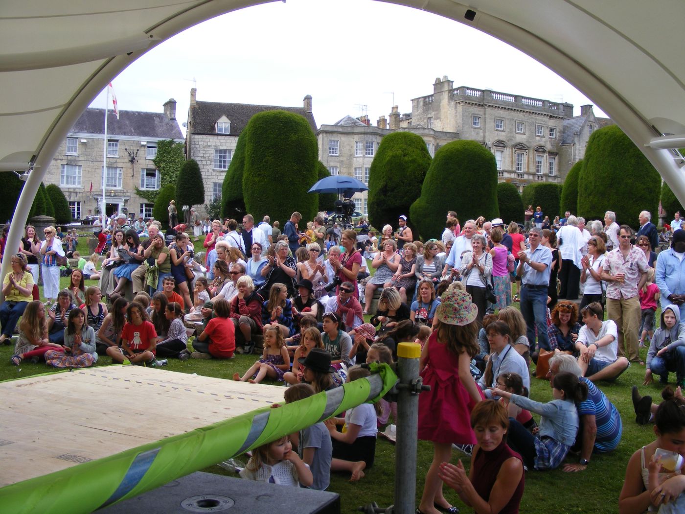 Another full-sized photo of the audience in the Churchyard stage at Art Couture Painswick 2011